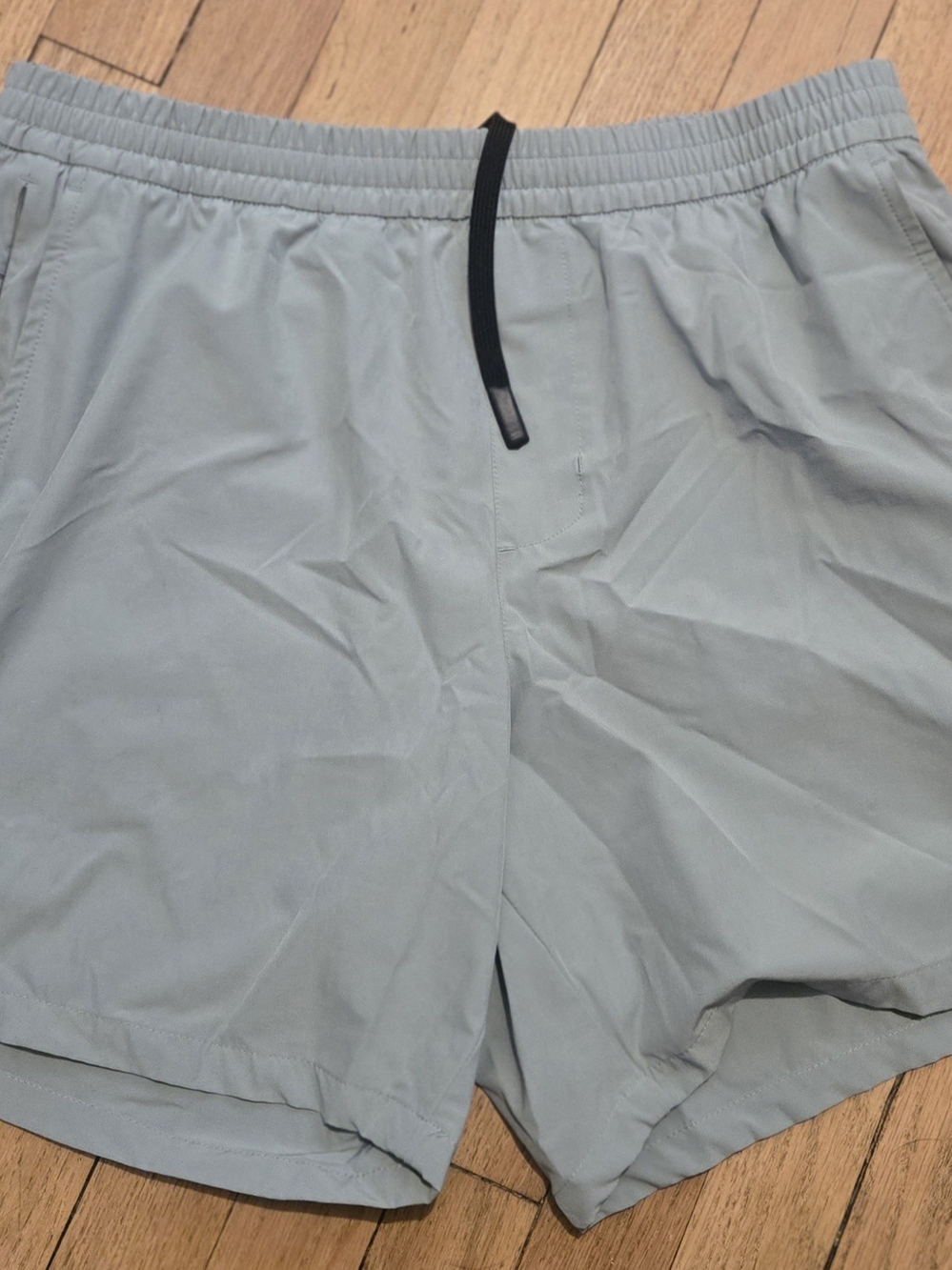 GAPFIT Men's Light Green Athletic Drawstring Shorts. Size Medium